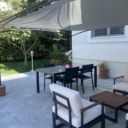 Villa Bianca A Few Steps By The Sea With Exclusive Garden & Jacuzzi Ливорно Екстериор снимка