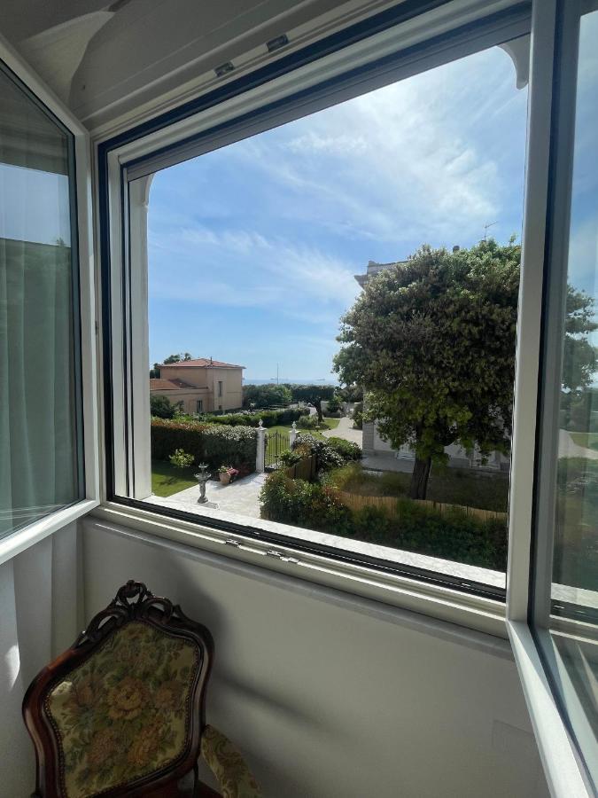 Villa Bianca A Few Steps By The Sea With Exclusive Garden & Jacuzzi Ливорно Екстериор снимка
