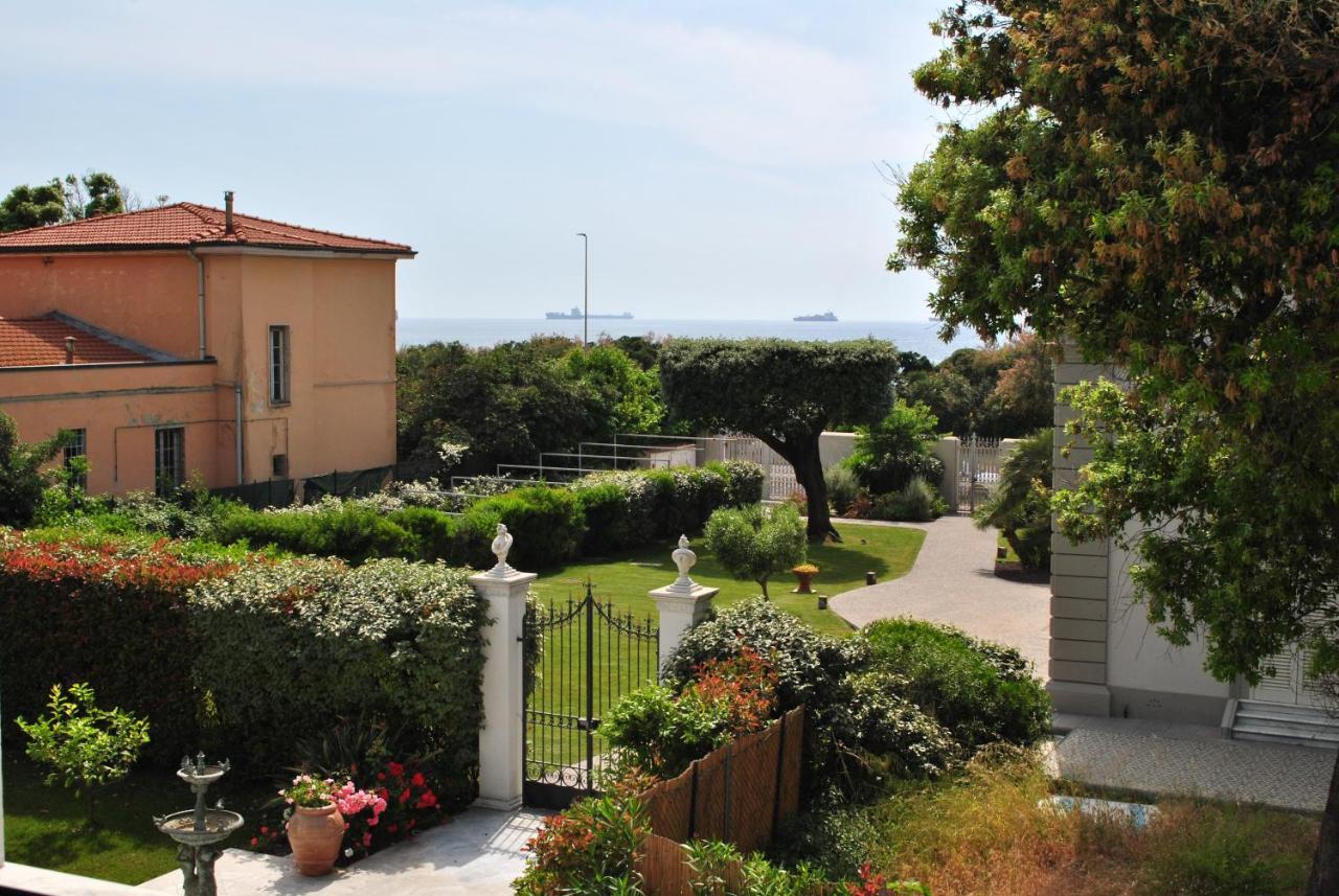 Villa Bianca A Few Steps By The Sea With Exclusive Garden & Jacuzzi Ливорно Екстериор снимка
